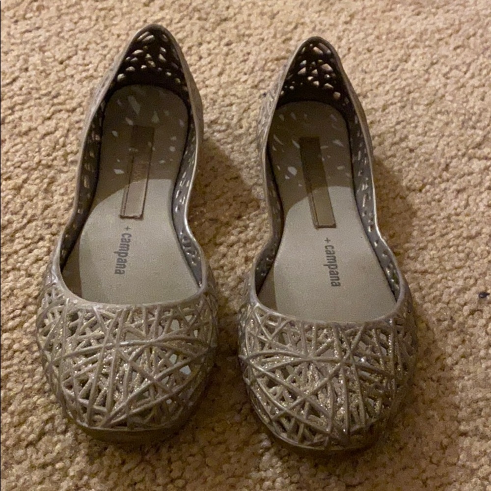 Shoe